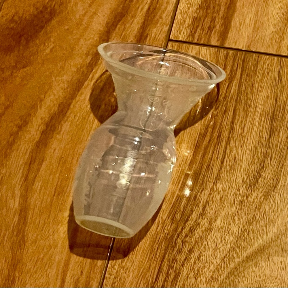 Silicone Haaka - for catching extra breastmilk